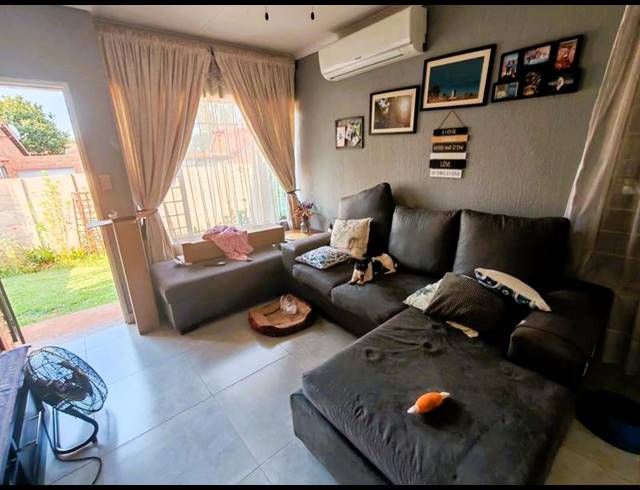 2 BEDROOM TOWNHOUSE FOR SALE IN HIGHVELD